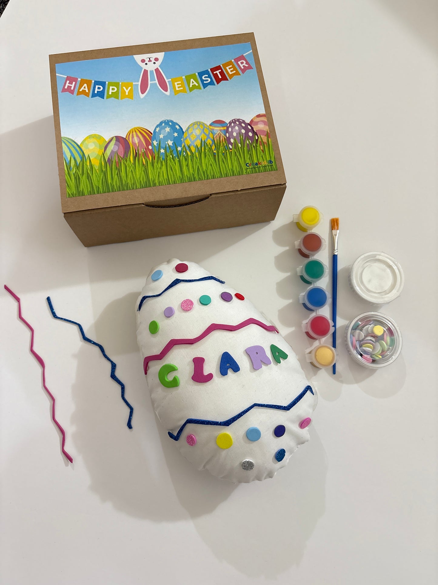 Color and decorate easter egg