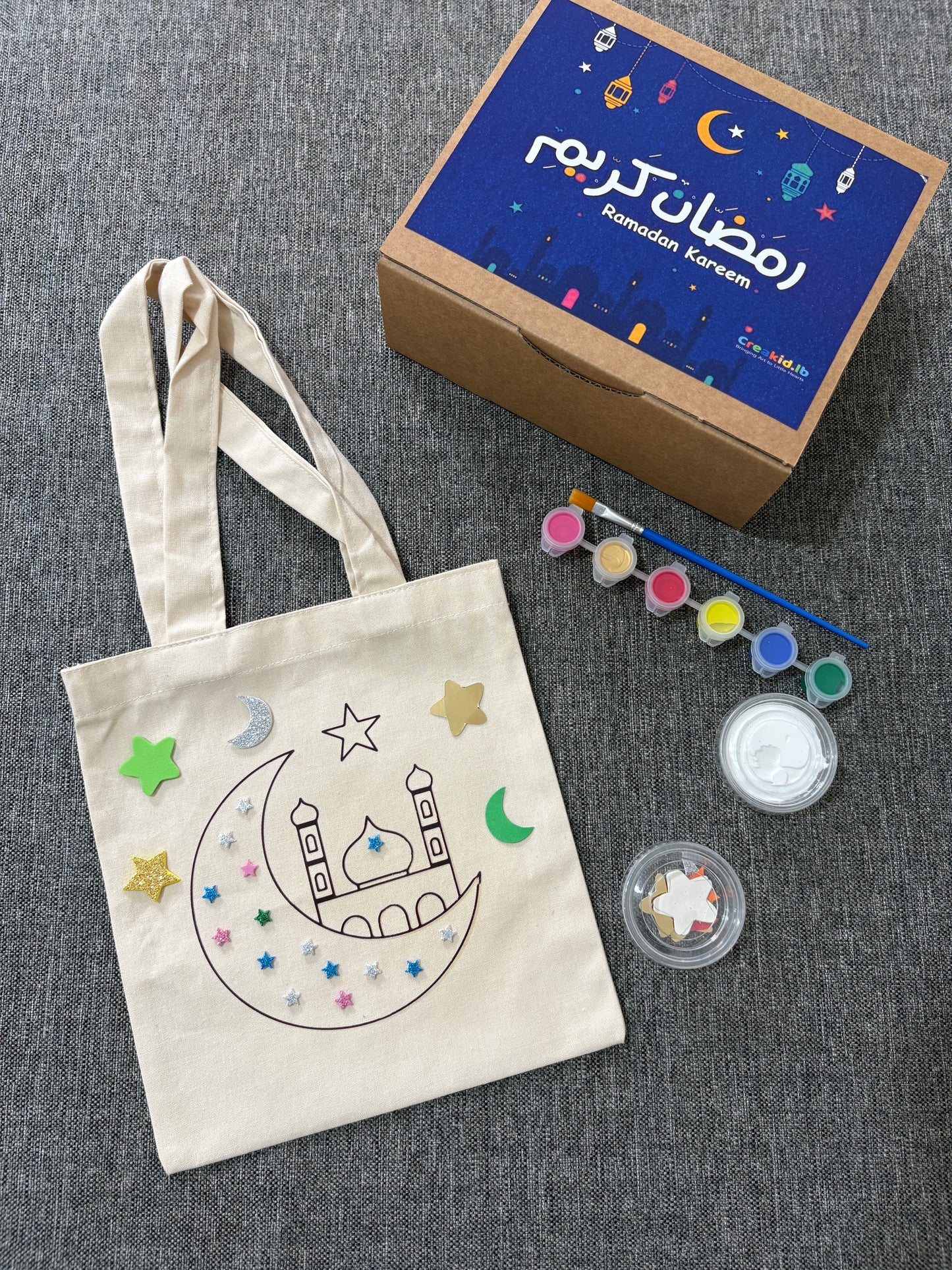 Color and decorate your tote bag