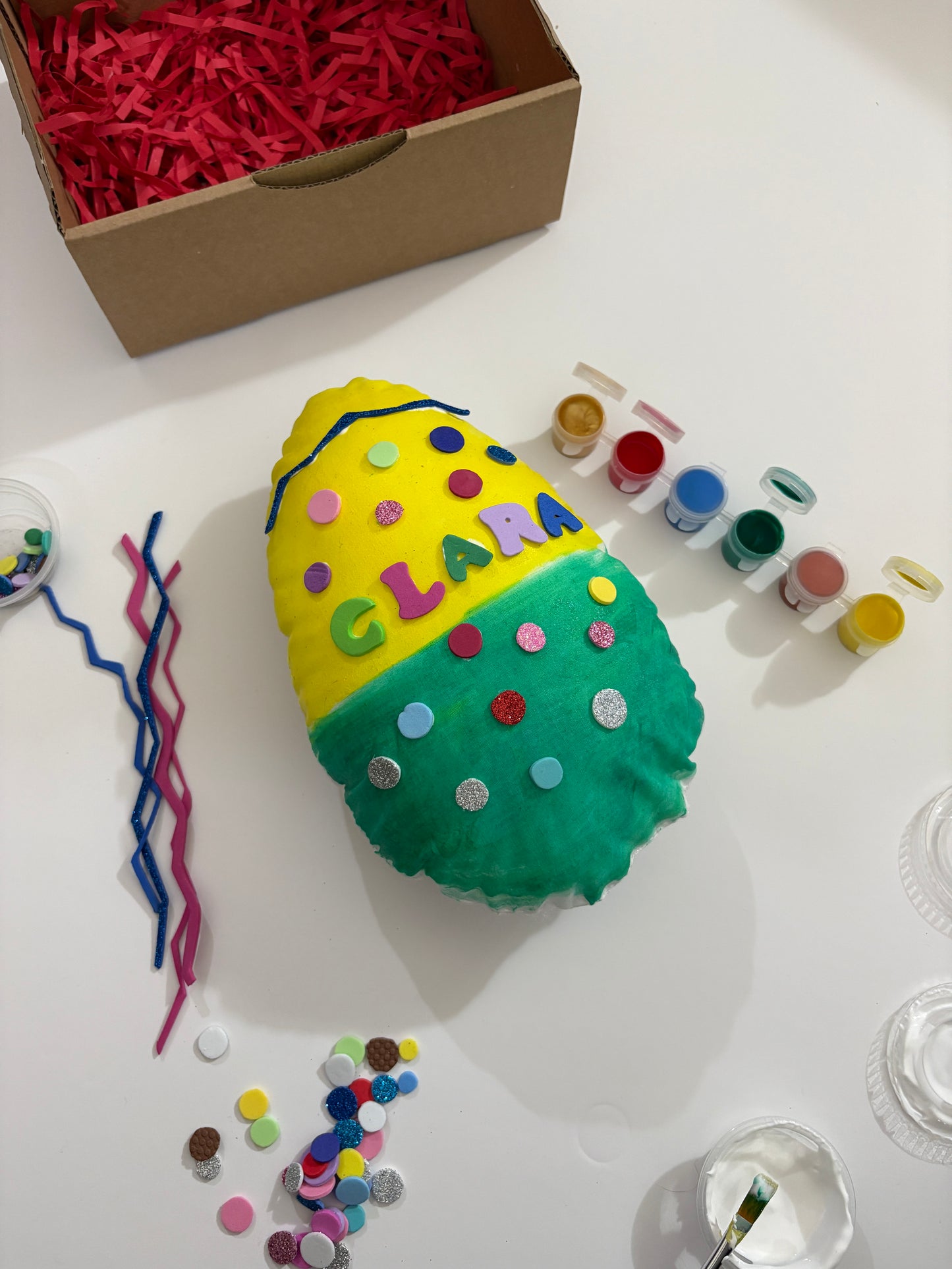Color and decorate easter egg